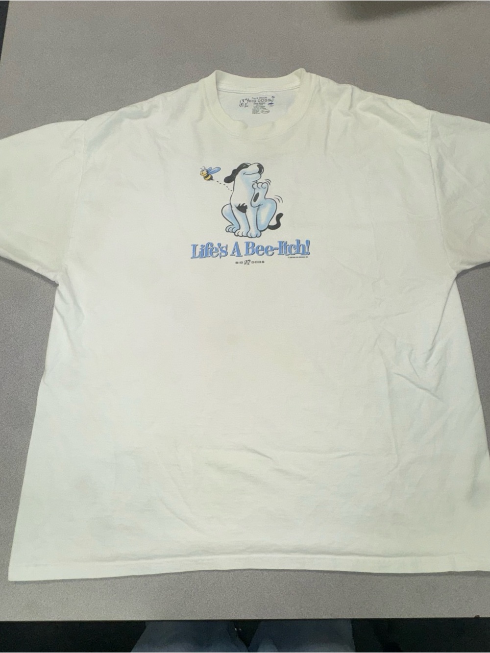 VTG/Y2K 2008 Big Dogs x  Life's A Bee-Itch!”T-shirt